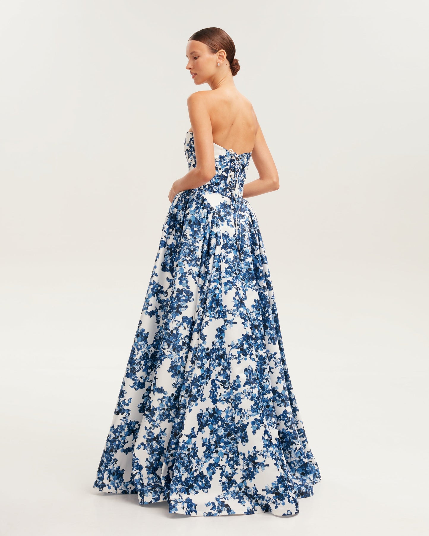 Vestido largo con estampado floral Azalea
