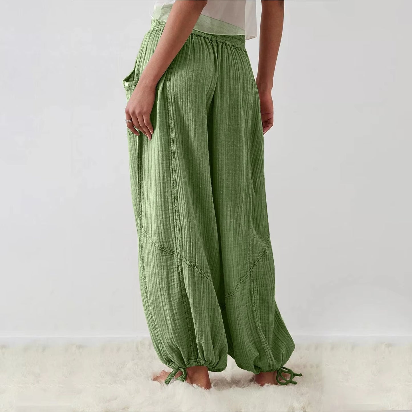 Pantalón vintage con bolsillos amplios