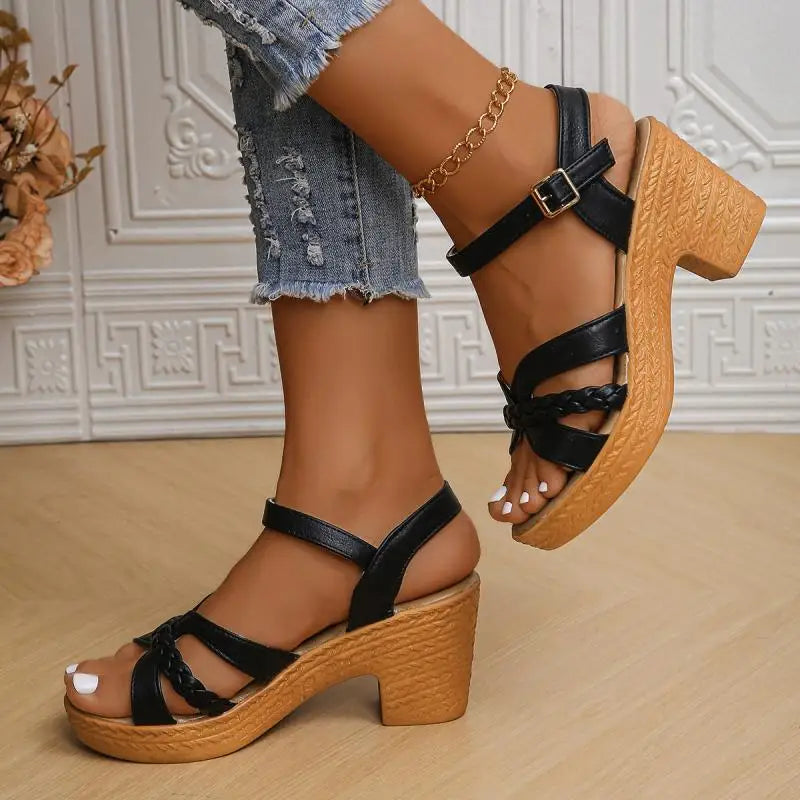 Sandalias estilo gladiador con tacón