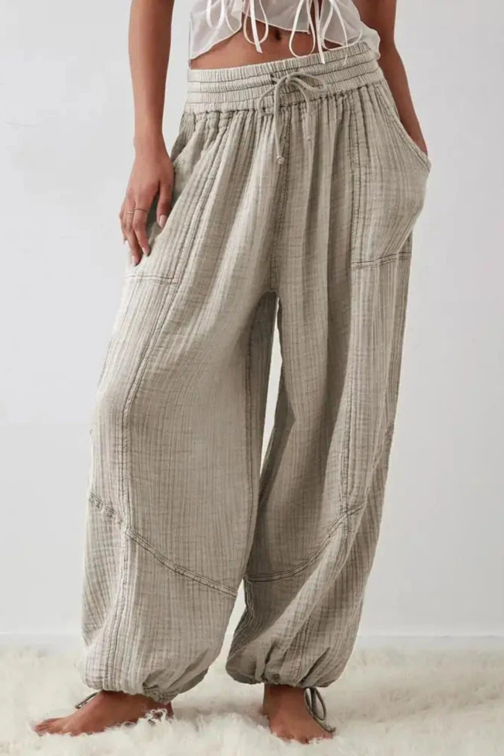 Pantalón vintage con bolsillos amplios