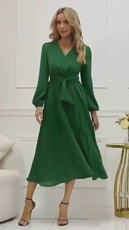 Vestido midi plisado con cinturón